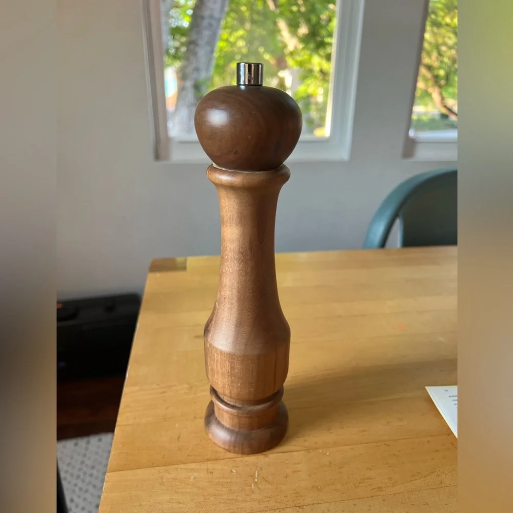 Williams Sonoma Wooden Pepper Mill - Brown with Silver Top 10